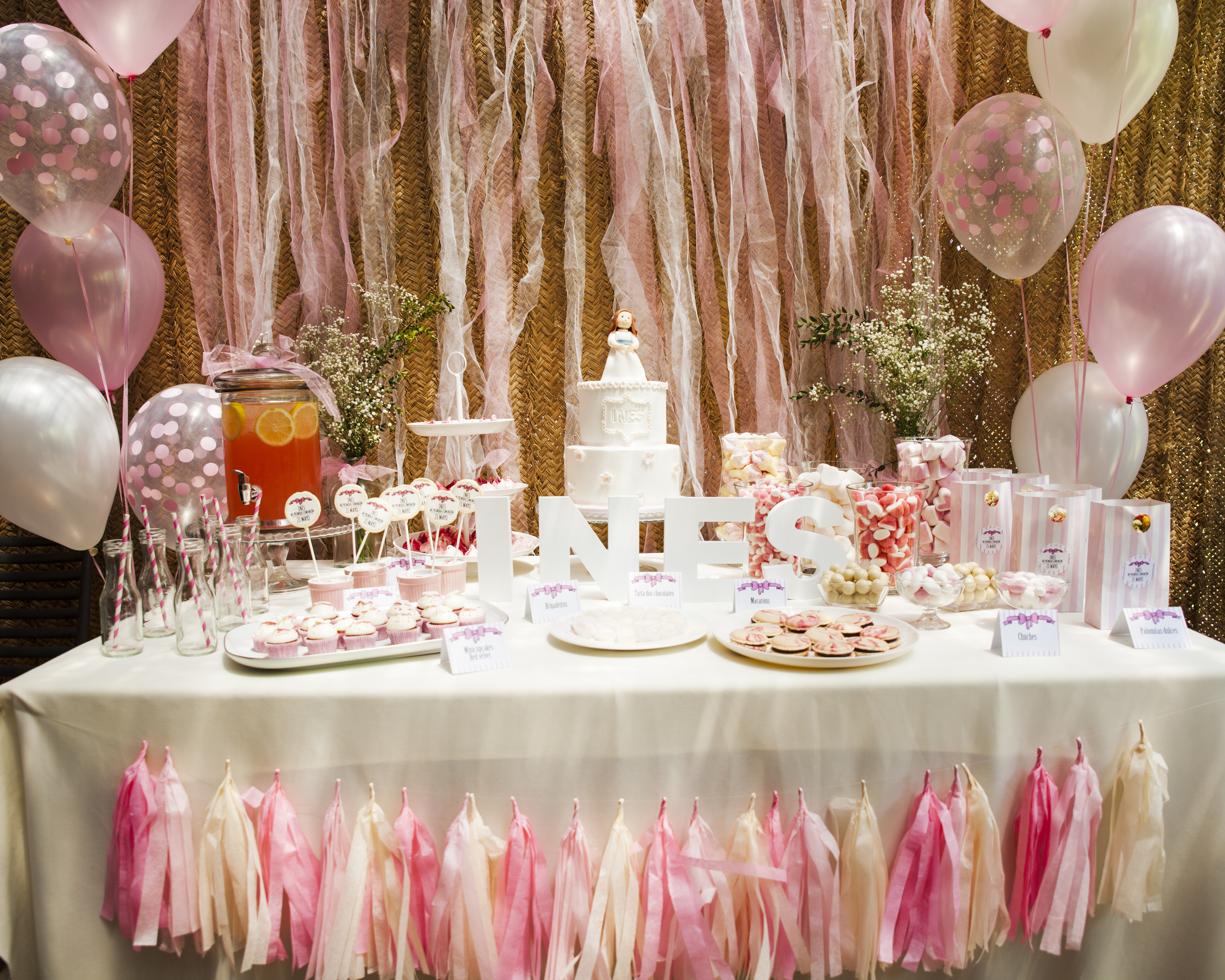 Mesas dulces y decoración de comuniones